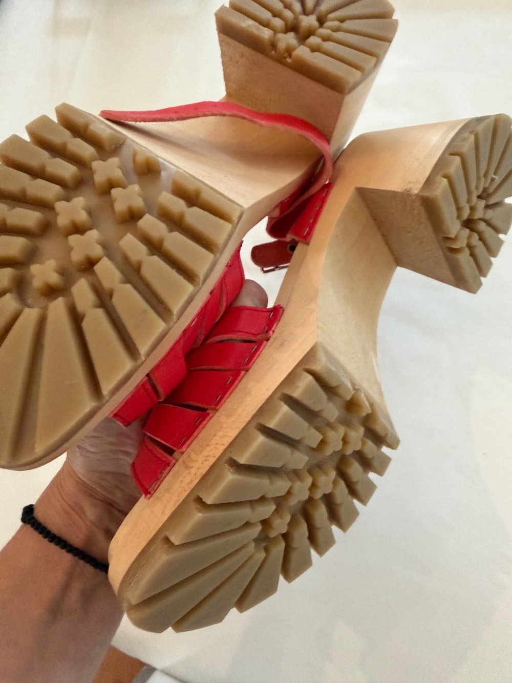 Hasbeens clogs - Picture 2 of 3